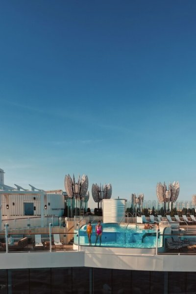 CEL_BY_RTG_Float_Pool